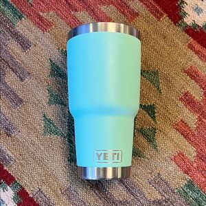 Yeti Rambler 30 oz. Tumbler - Mint Green Finish